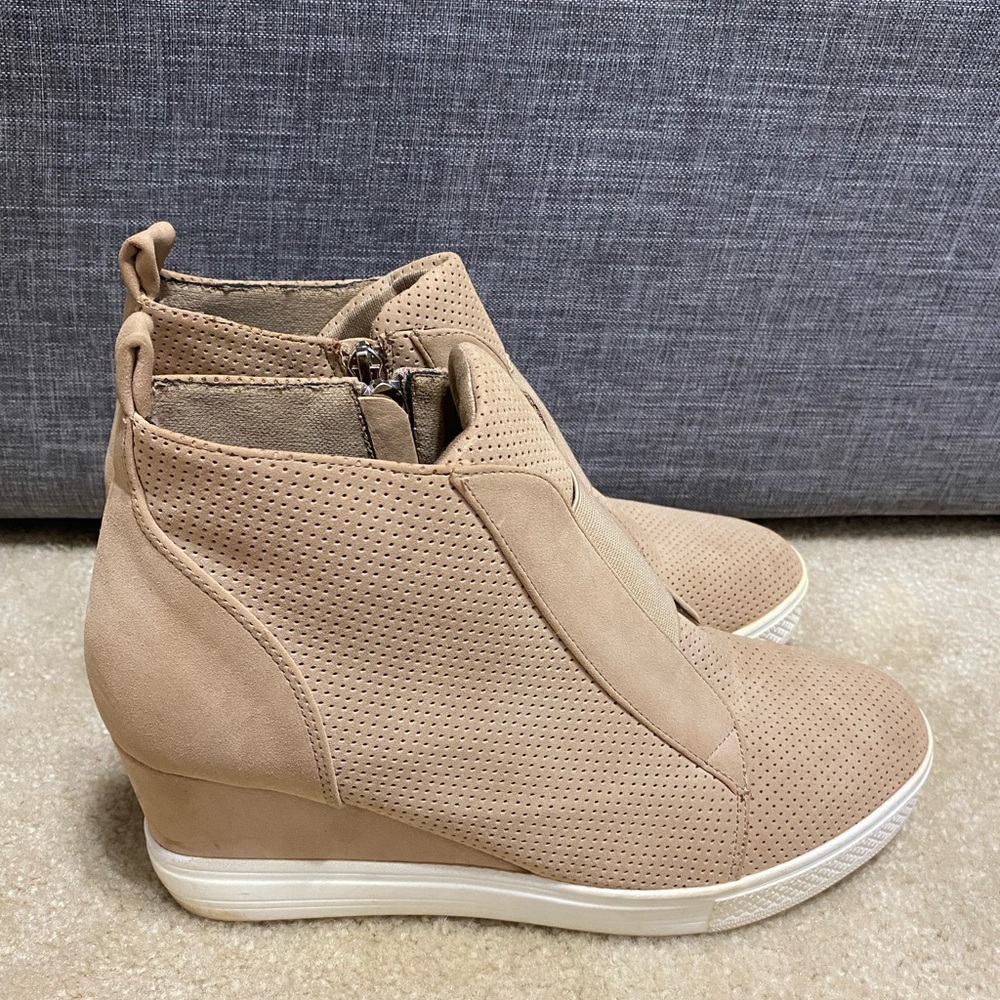 Cocci Cute Wedge Ankle High Zip Up Booties